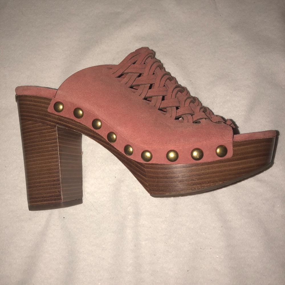 Michael Kora Coral Suede Shoes Size 9